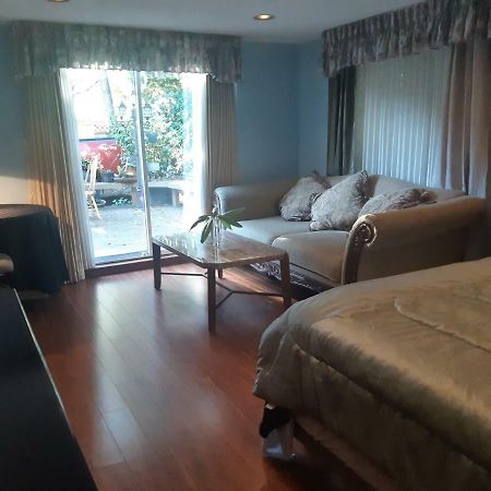 Burris Guest House Burnaby Esterno foto