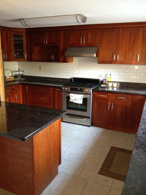 Burris Guest House Burnaby Esterno foto